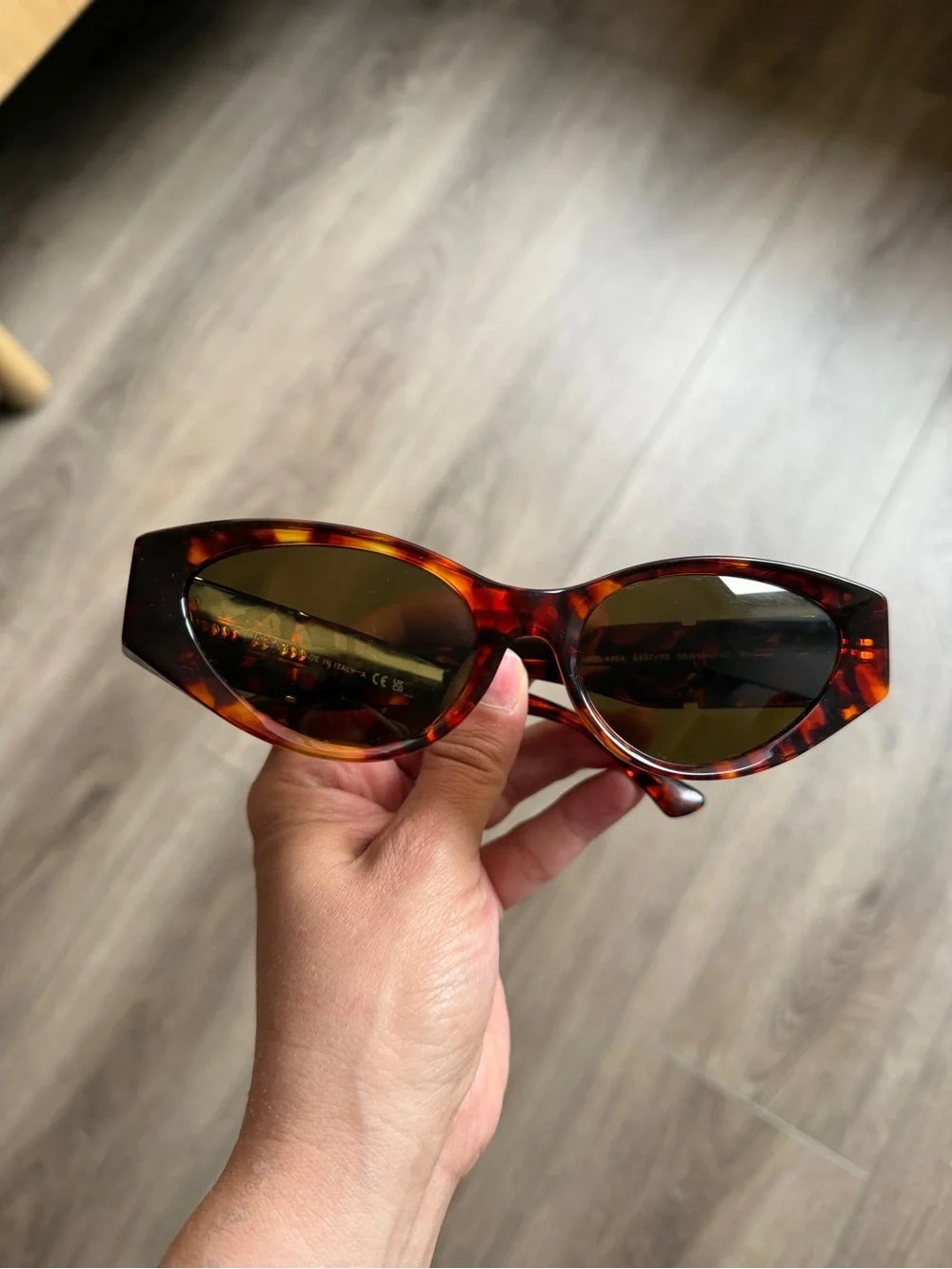 Versace Tortoiseshell Cat-Eye Sunglasses - Brown Lenses